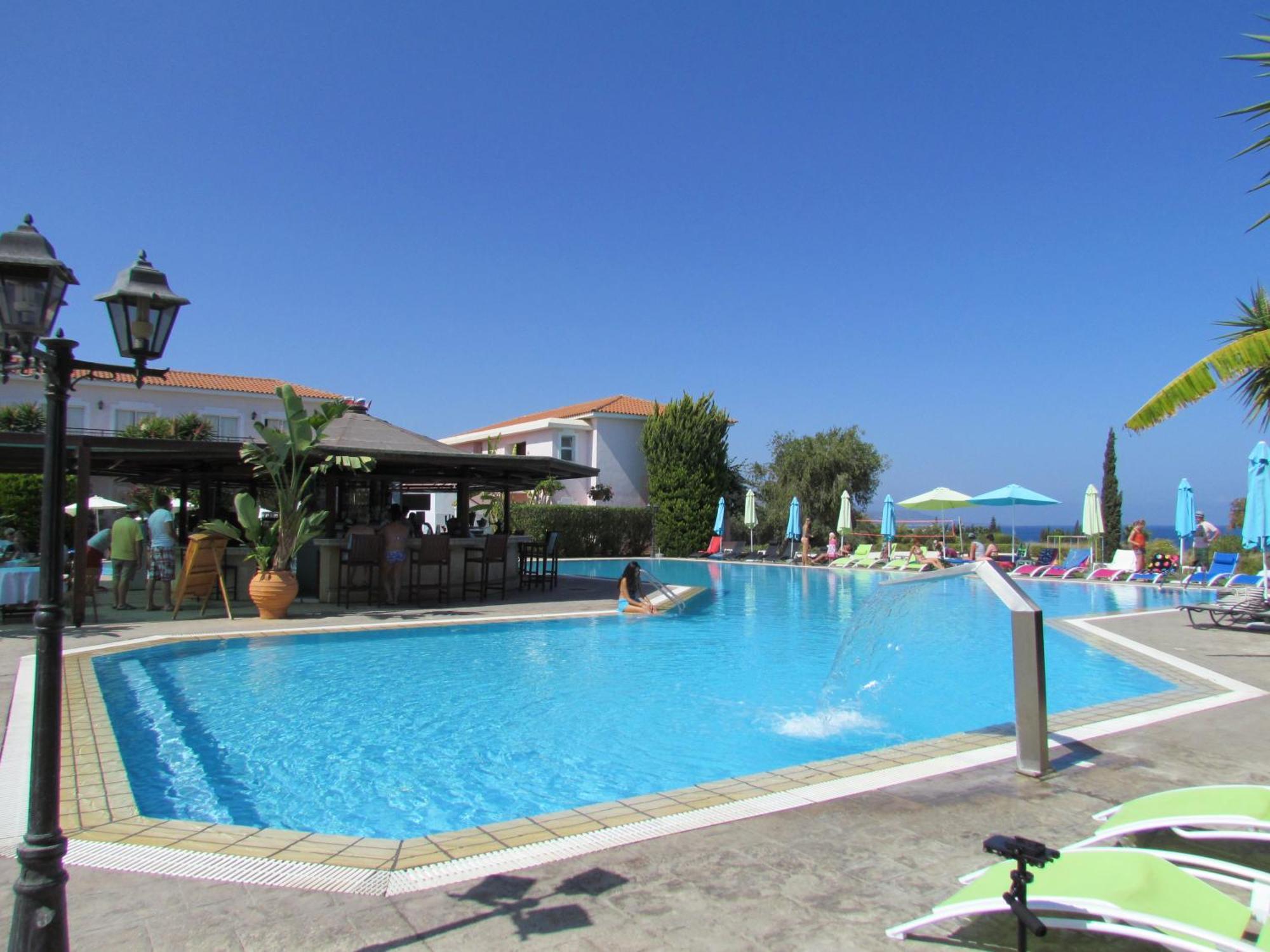 Akamanthea Holiday Village Полис Екстериор снимка